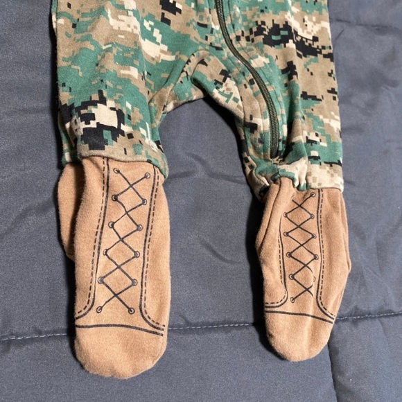 Baby Marine Onesie USMC - Picture 3 of 5